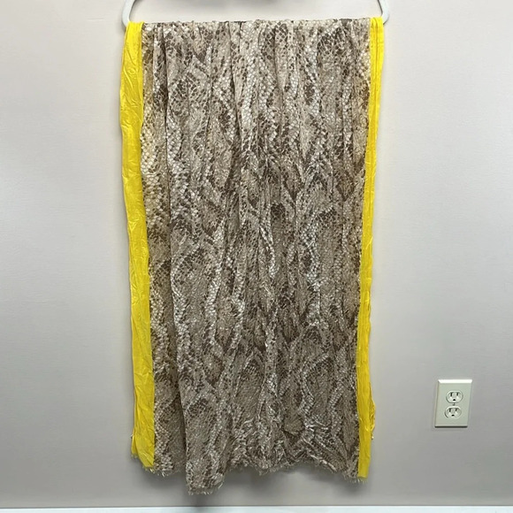 Banana Republic Ciara Snake Print Lightweight Scarf - Picture 2 of 8